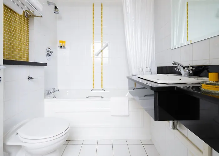 丁格尔湾大酒店 3*