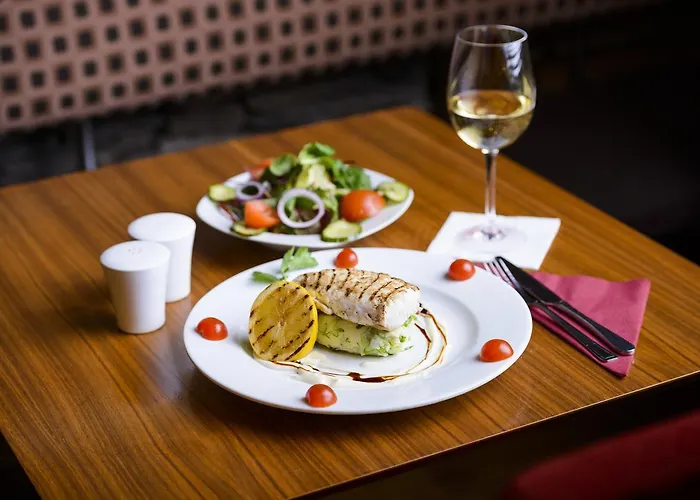 丁格尔湾大酒店 3* 丁格尔